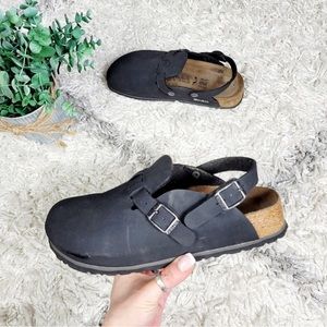 Birkenstocks Birkis black Kay style double strap clogs